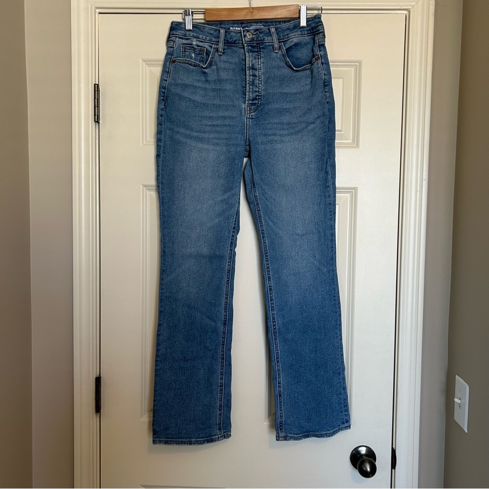 Old Navy Extra High-Rise Kicker Bootcut Jeans with Button-fly Size 8